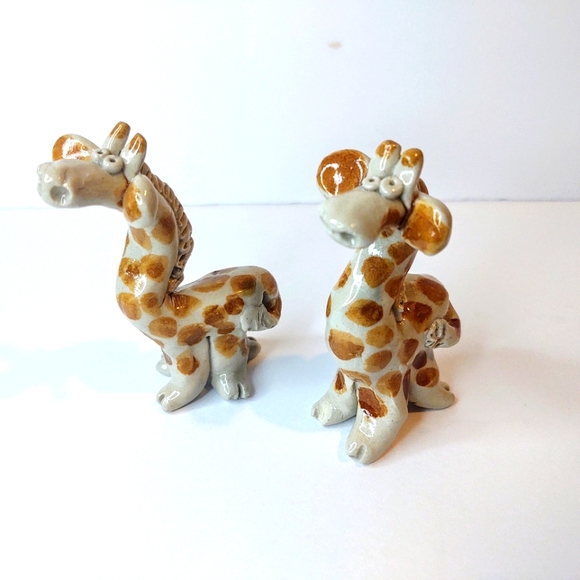 Set of 2 Handmade Clay Giraffe's Nursery Collector - Picture 10 of 13